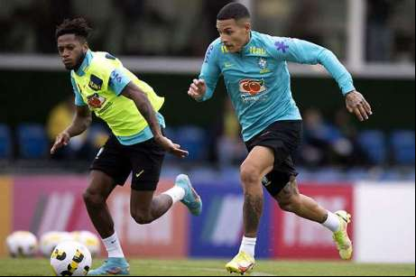 Seleção Brasileira recebe mais jogadores e tem primeira atividade em campo
