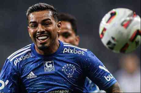 Cruzeiro se despede de Matheus Bidu e relembra golaço de falta; assista